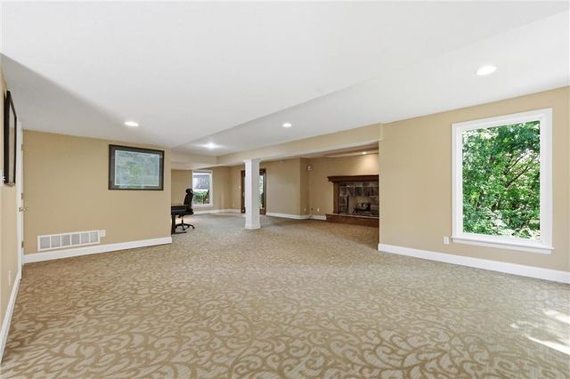 7621 Acuff Lane, Lenexa, KS 66216