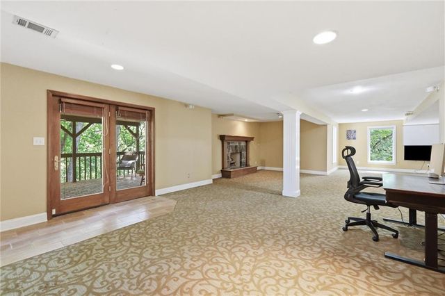 7621 Acuff Lane, Lenexa, KS 66216