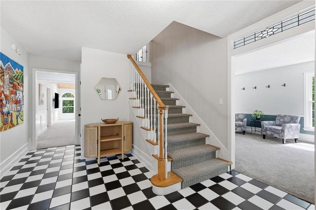 7621 Acuff Lane, Lenexa, KS 66216