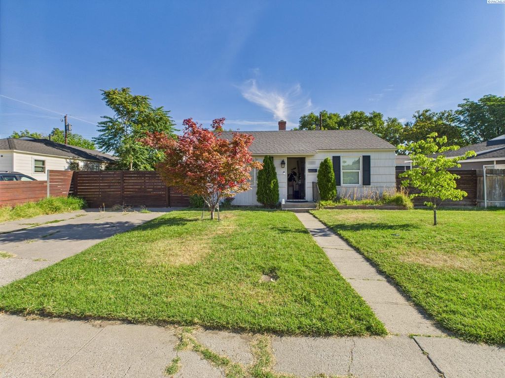 1110 W 2nd Ave, Kennewick, WA 99336