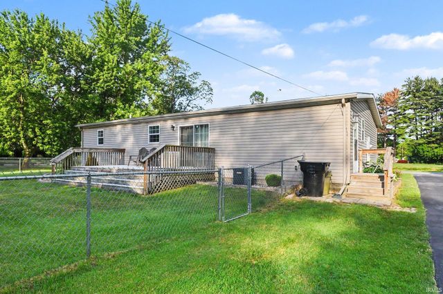 51748 Juniper Road, South Bend, IN 46637