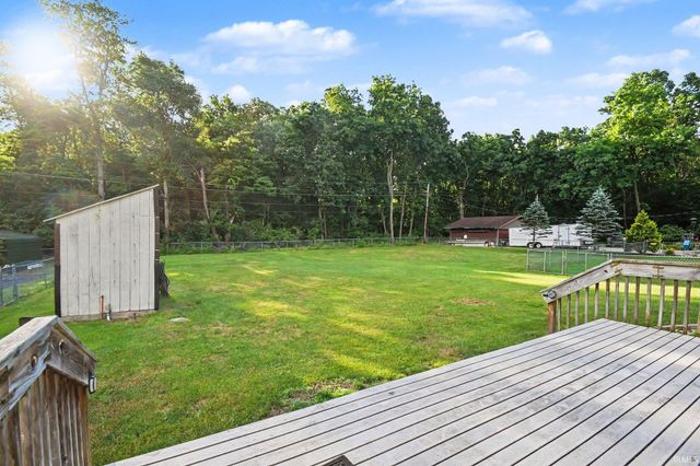 51748 Juniper Road, South Bend, IN 46637