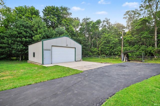 51748 Juniper Road, South Bend, IN 46637
