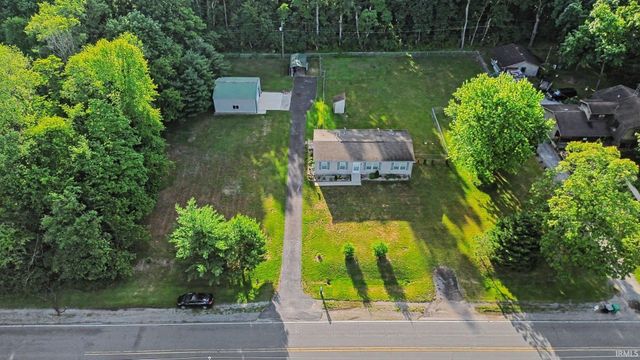 51748 Juniper Road, South Bend, IN 46637