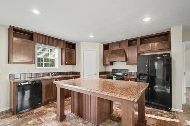 51748 Juniper Road, South Bend, IN 46637