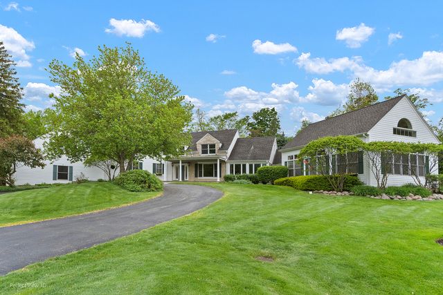 110 Inverway, Inverness, IL 60067