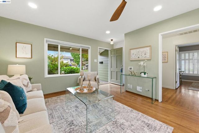 2651 Ione Ave, Castro Valley, CA 94546
