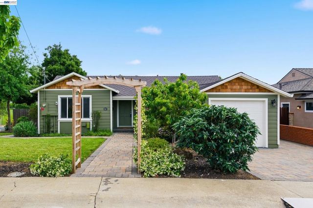 2651 Ione Ave, Castro Valley, CA 94546