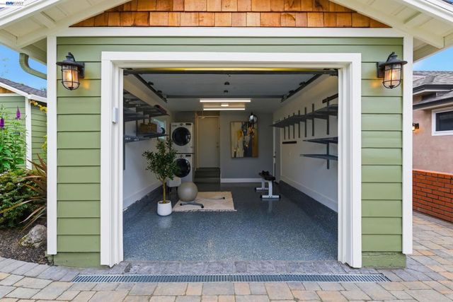 2651 Ione Ave, Castro Valley, CA 94546