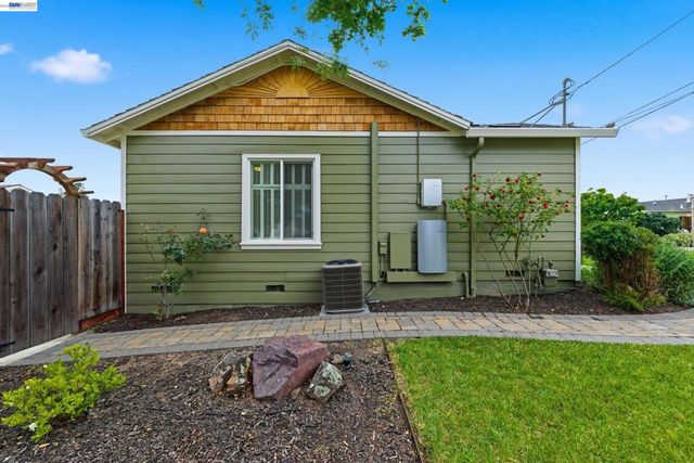 2651 Ione Ave, Castro Valley, CA 94546