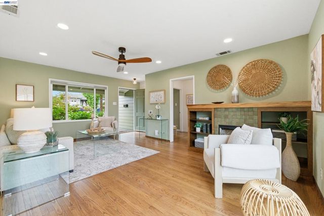 2651 Ione Ave, Castro Valley, CA 94546