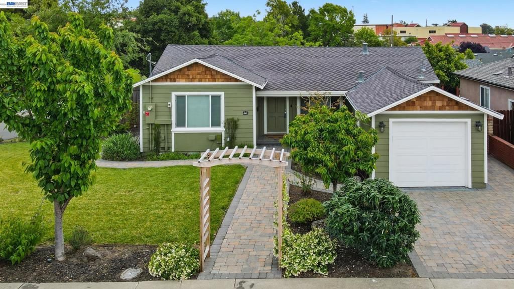 2651 Ione Ave, Castro Valley, CA 94546