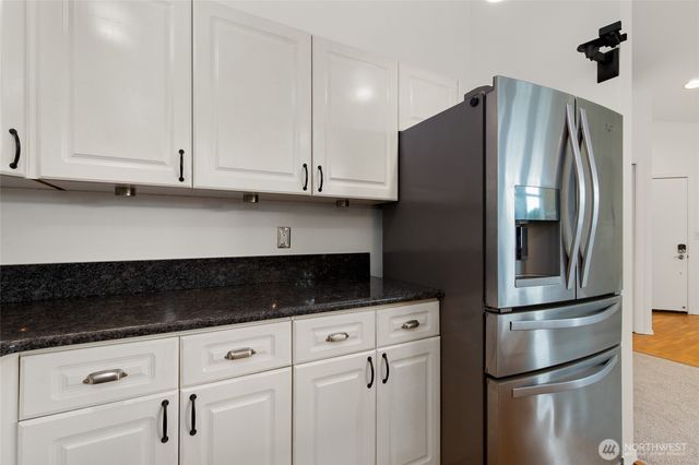 18656 NE 56th Court, Redmond, WA 98052