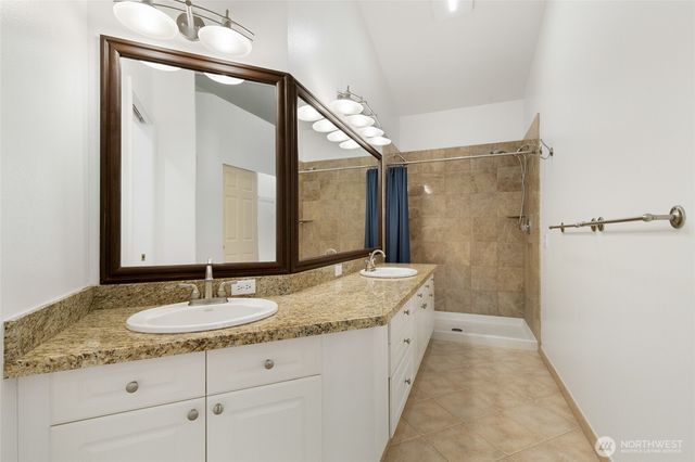 18656 NE 56th Court, Redmond, WA 98052