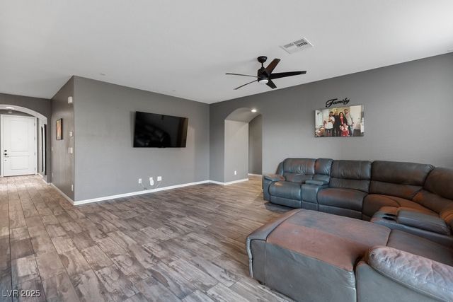 6863 Upland Heights Avenue, Las Vegas, NV 89142