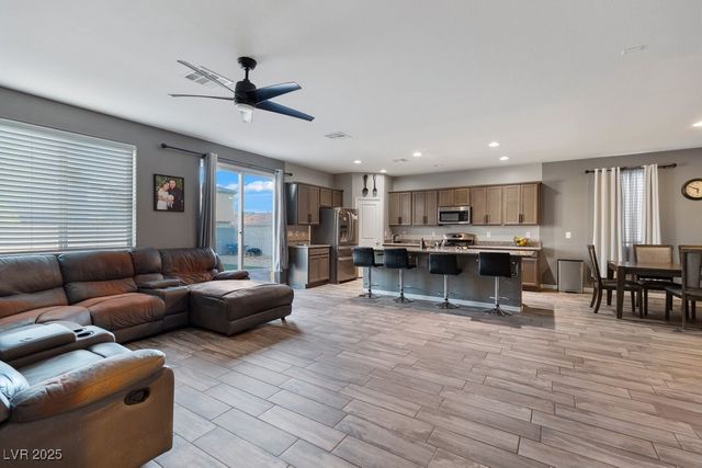 6863 Upland Heights Avenue, Las Vegas, NV 89142