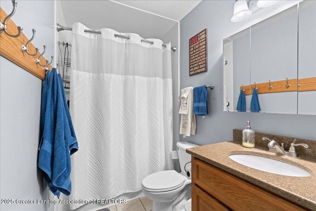 724 High Street, Charlotte, MI 48813