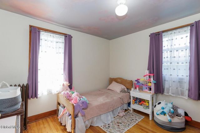 1135 Baker Avenue, Schenectady, NY 12309