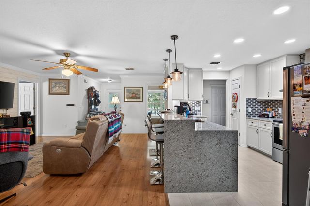 12293 WOLF DEN ROAD, Weeki Wachee, FL 34614