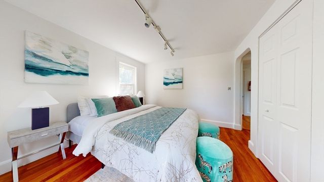 125 Oakdale Rd, Newton, MA 02461