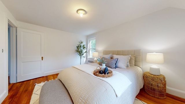 125 Oakdale Rd, Newton, MA 02461