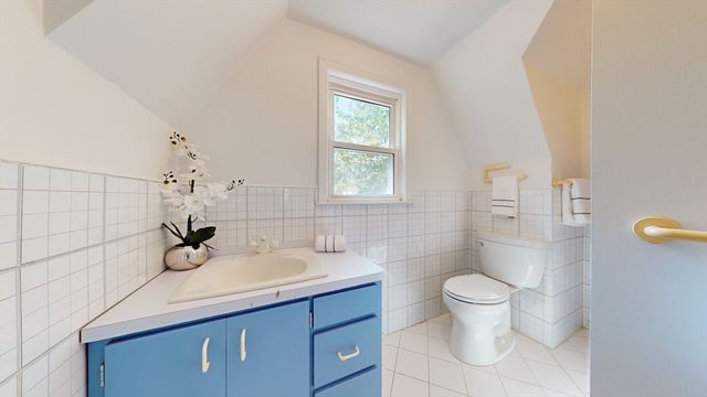 125 Oakdale Rd, Newton, MA 02461