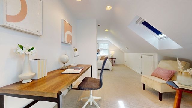 125 Oakdale Rd, Newton, MA 02461