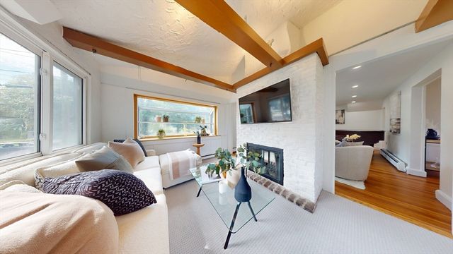 125 Oakdale Rd, Newton, MA 02461