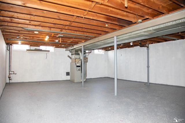 33618 Warren Road, Westland, MI 48185