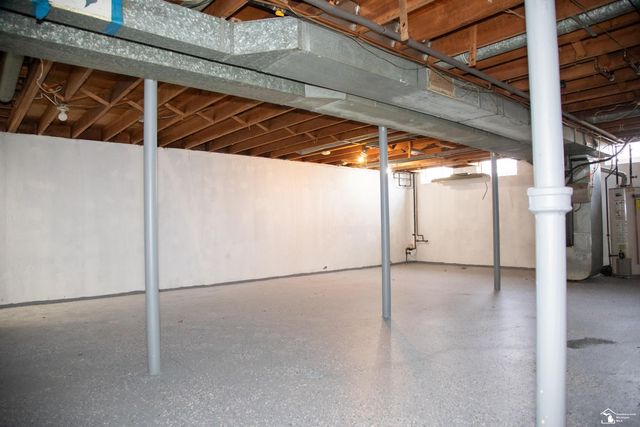 33618 Warren Road, Westland, MI 48185