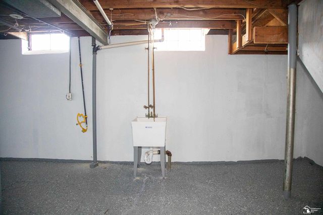 33618 Warren Road, Westland, MI 48185