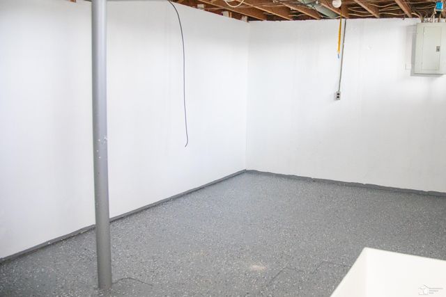 33618 Warren Road, Westland, MI 48185