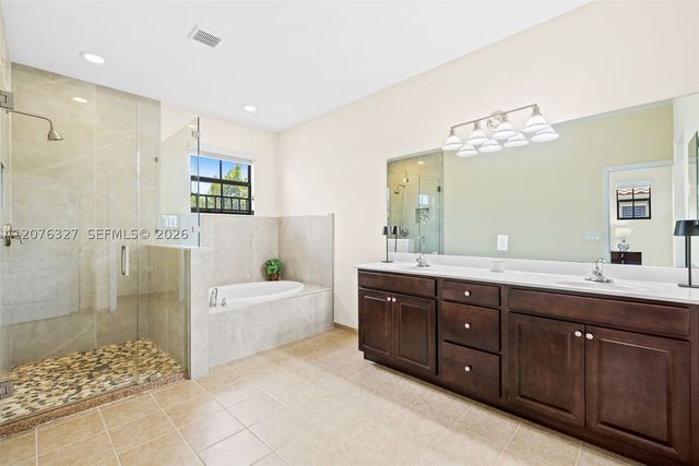 8442 Lake Majesty Ln, Parkland, FL 33076