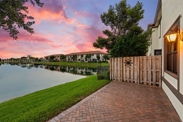 8442 Lake Majesty Ln, Parkland, FL 33076