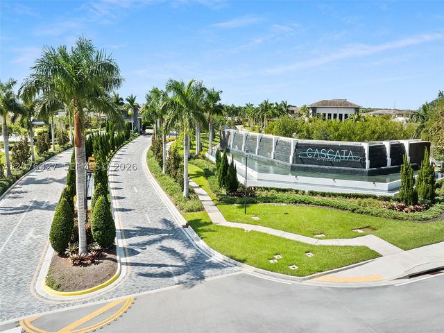 8442 Lake Majesty Ln, Parkland, FL 33076
