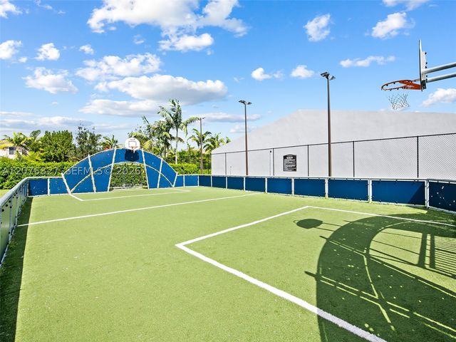 8442 Lake Majesty Ln, Parkland, FL 33076