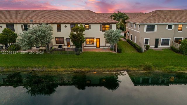 8442 Lake Majesty Ln, Parkland, FL 33076