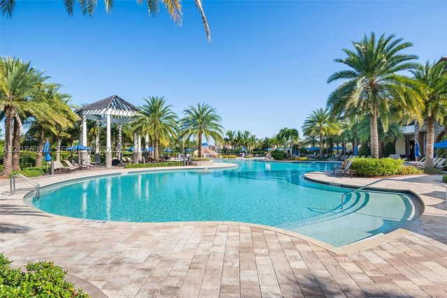 8442 Lake Majesty Ln, Parkland, FL 33076
