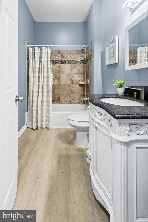 Image 15 of property listing at 447 N LINWOOD AVE, Baltimore, MD 21224