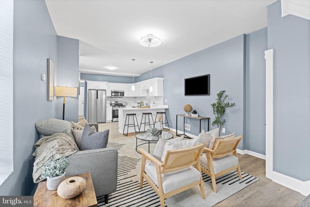 Image 2 of property listing at 447 N LINWOOD AVE, Baltimore, MD 21224