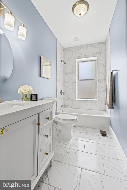 Image 23 of property listing at 447 N LINWOOD AVE, Baltimore, MD 21224