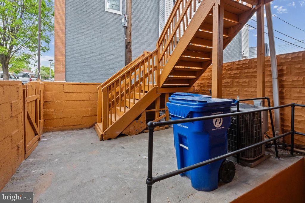 Image 33 of property listing at 447 N LINWOOD AVE, Baltimore, MD 21224