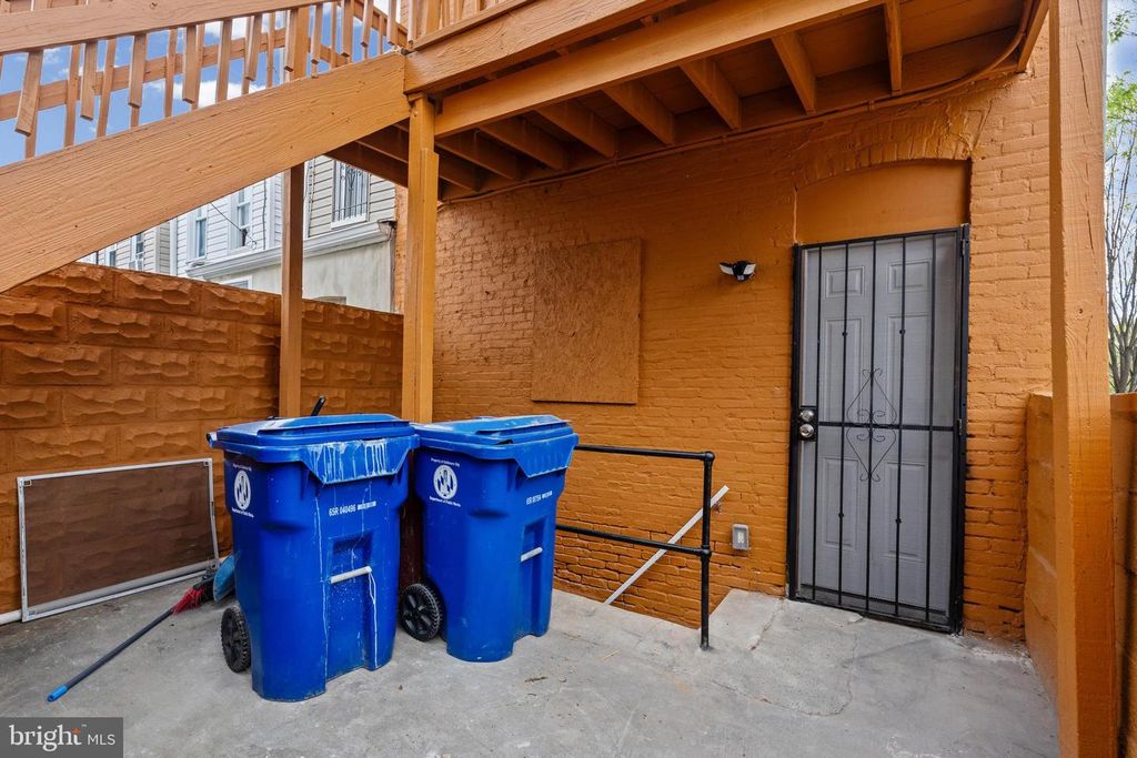 Image 34 of property listing at 447 N LINWOOD AVE, Baltimore, MD 21224