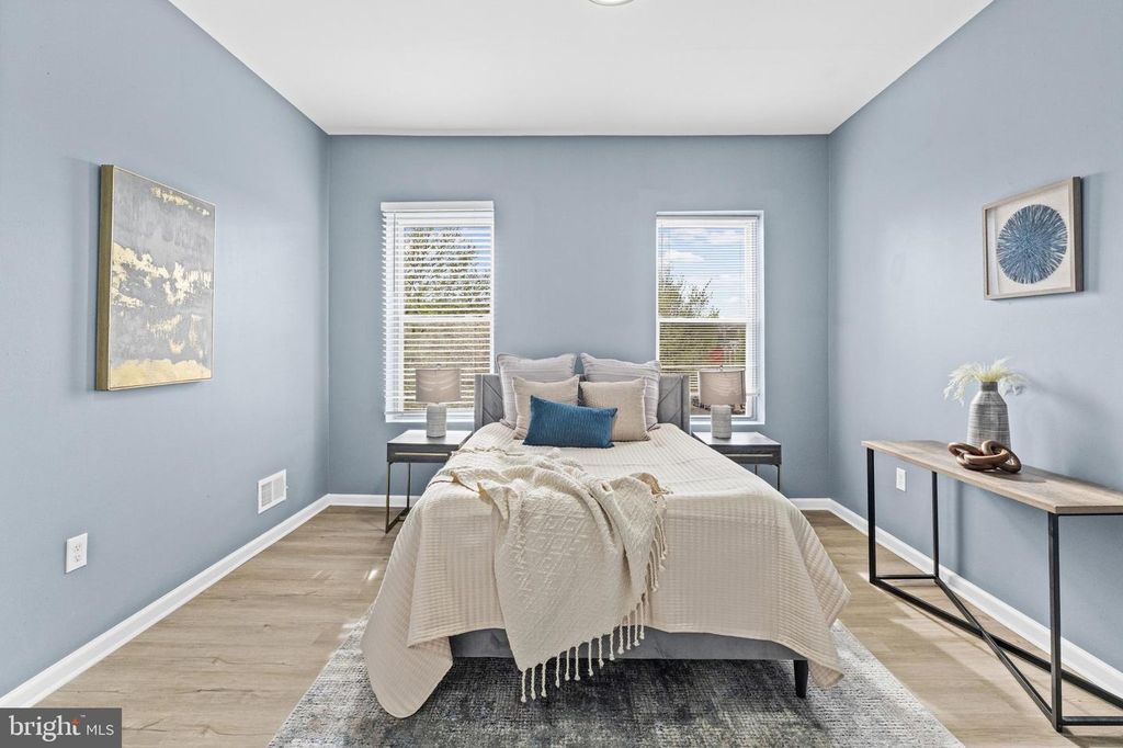 Image 6 of property listing at 447 N LINWOOD AVE, Baltimore, MD 21224