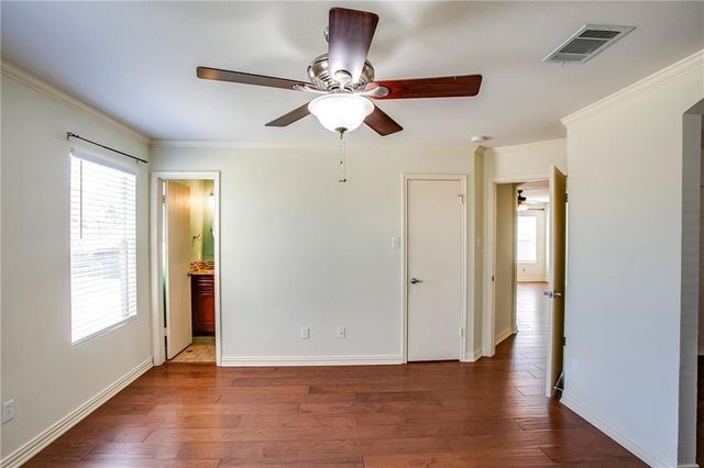 122 Quail Hollow DR, Hutto, TX 78634