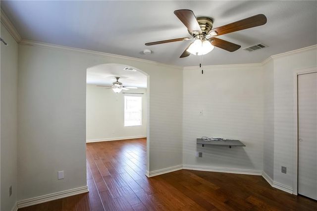 122 Quail Hollow DR, Hutto, TX 78634