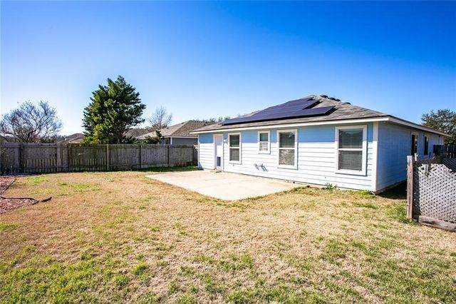 122 Quail Hollow DR, Hutto, TX 78634