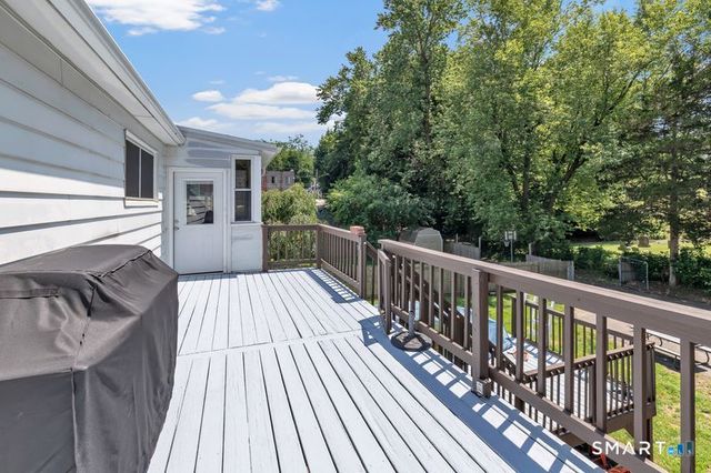 50 Hawthorne Avenue, Derby, CT 06418