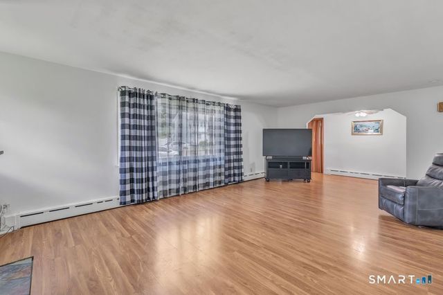 50 Hawthorne Avenue, Derby, CT 06418
