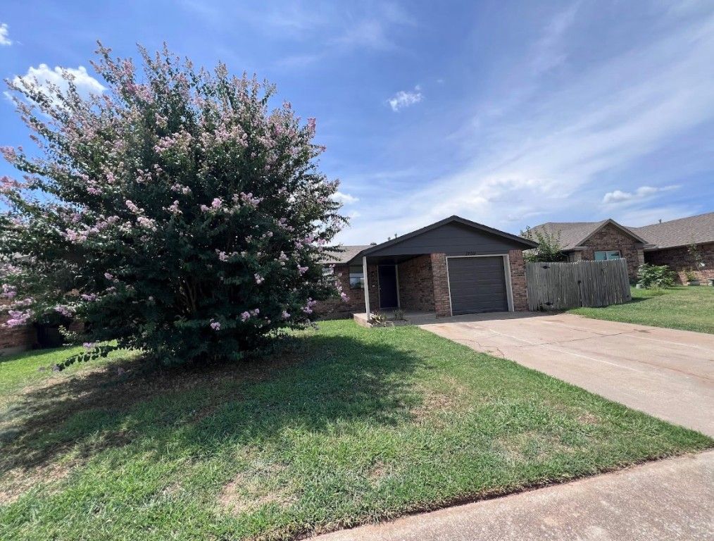 1209 Dreessen Drive, Moore, OK 73160